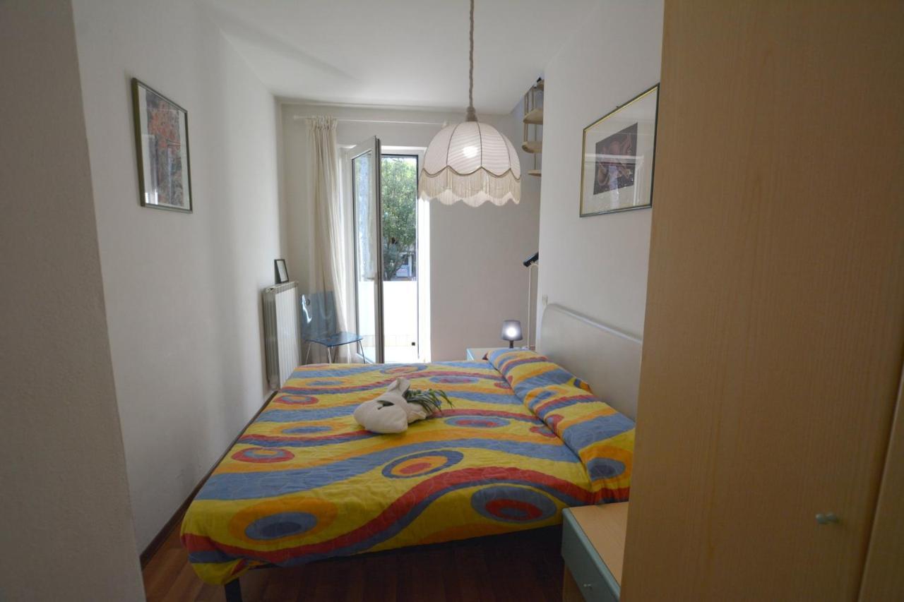 Villa A Lignano Pineta ลินญาโน ซับเบียโดโร ภายนอก รูปภาพ