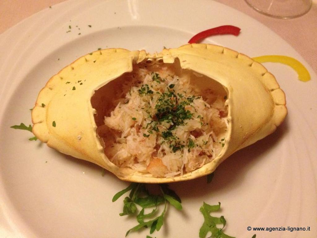 Villa A Lignano Pineta ลินญาโน ซับเบียโดโร ภายนอก รูปภาพ