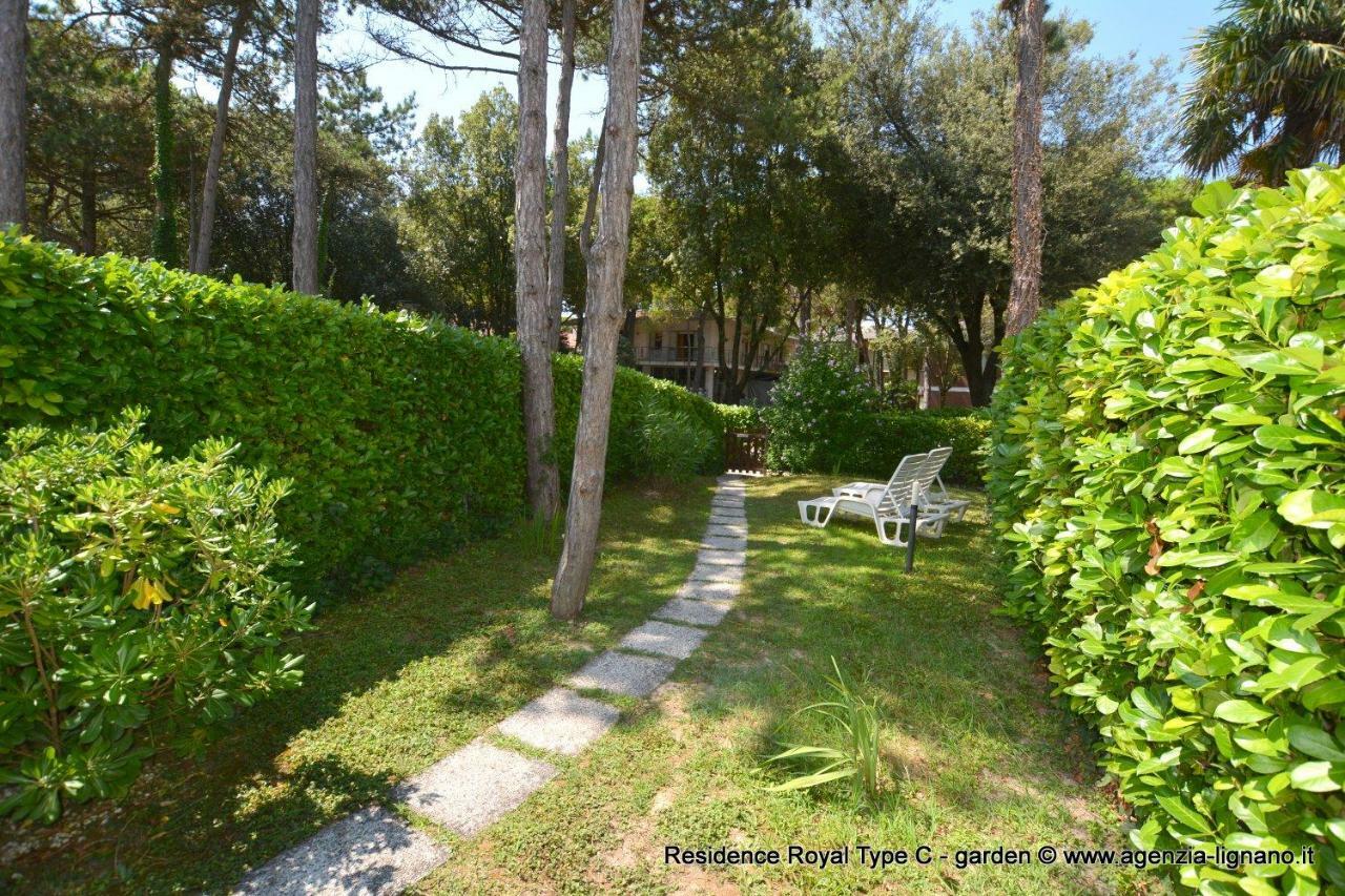 Villa A Lignano Pineta ลินญาโน ซับเบียโดโร ภายนอก รูปภาพ