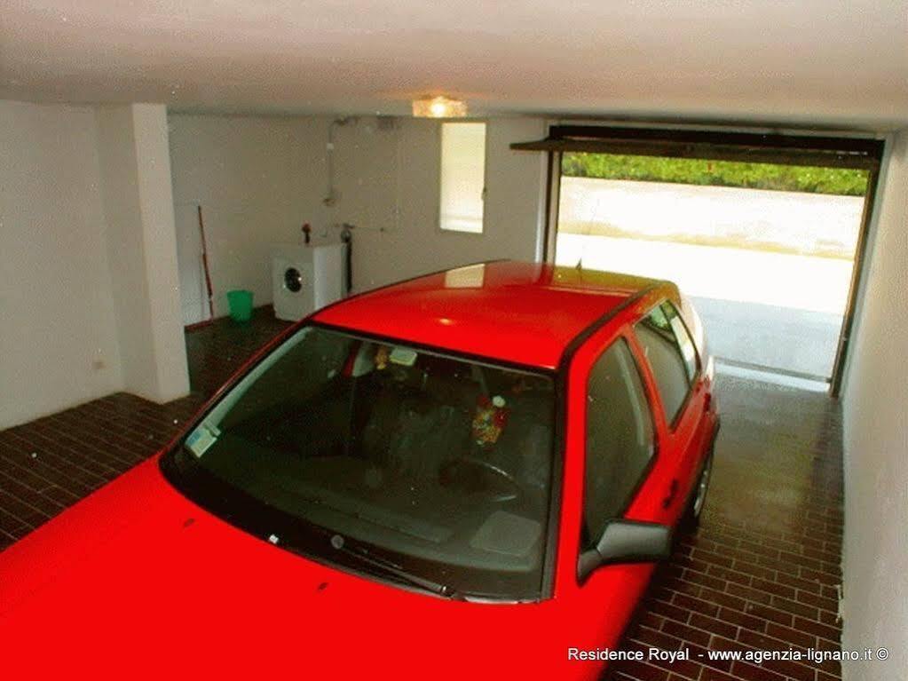 Villa A Lignano Pineta ลินญาโน ซับเบียโดโร ภายนอก รูปภาพ